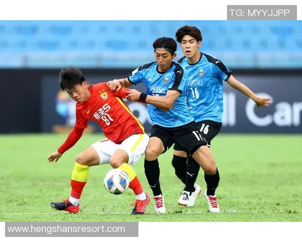 赛后分析:广州足球队与成都足球队心理素质对比及其影响因素探讨 赛后分析:广州足球队与成都足球队心理素质对比及其影响因素探讨