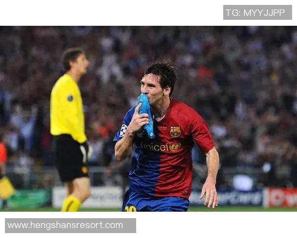 全球足球明星风采大揭秘从梅西到C罗的传奇故事与成就分析